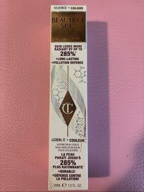 Charlotte Tilbury Beautiful Skin Foundation - Warm Chaud 13